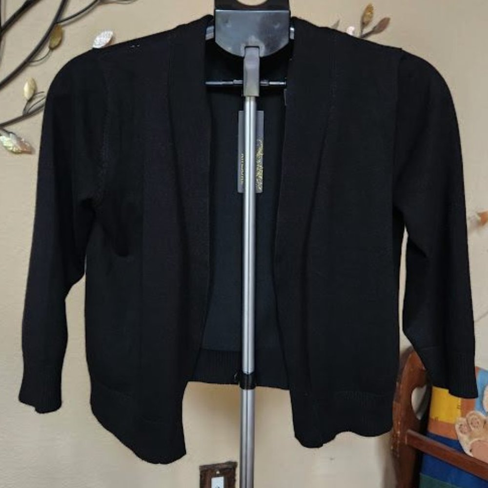 NWT Awesome sz large black sweater cardigan.